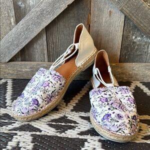 * NWOT* Mago| Floral Leather Espadrilles